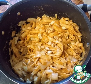 Лапша с арахисовым маслом и кочуджаном Лапша с арахисовым маслом и кочуджаном