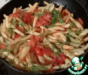 Фузилли с соусом "быстро-быстро" Фузилли с соусом "быстро-быстро"