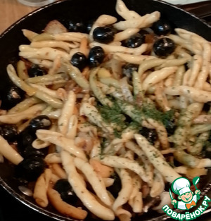 Паста с сардинами, анчоусами и маслинами