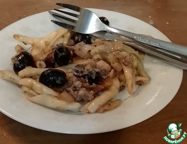 Паста с сардинами, анчоусами и маслинами